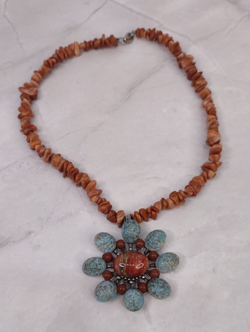 Artisan Crafted Banded Agate Chip Necklace w/Scarab Cabachon Flower Pendant - Picture 2 of 5